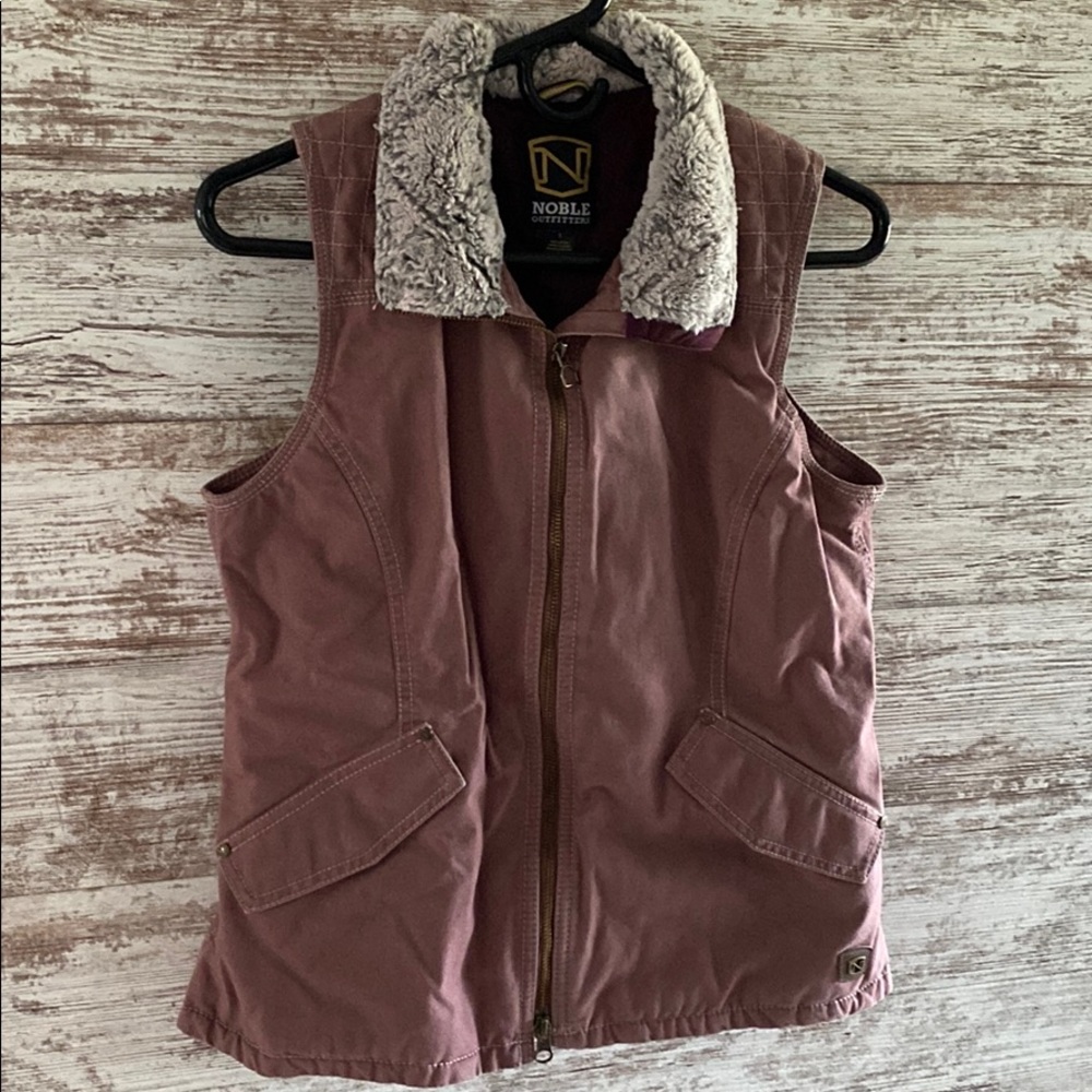 Noble Outfitters faux fur collared vest